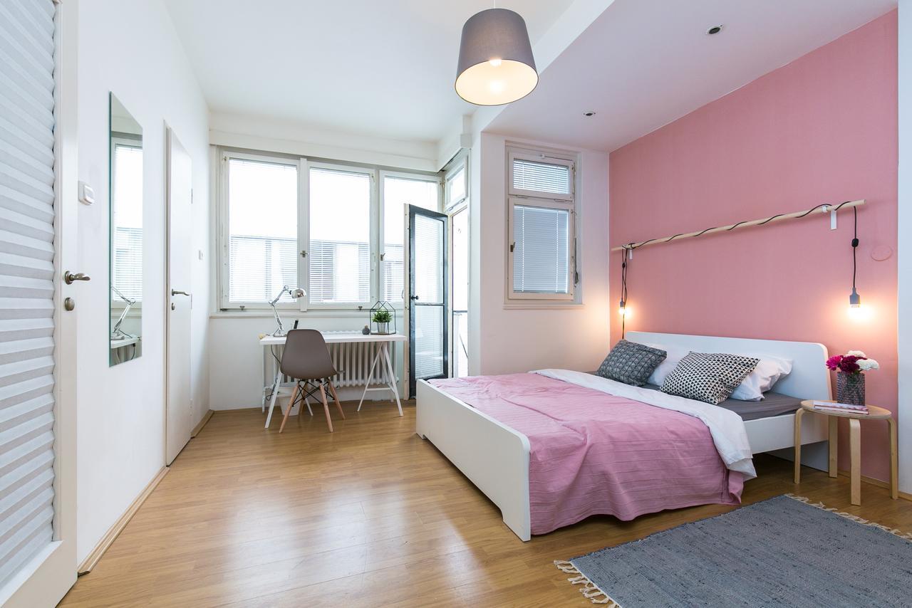 פראג Apartments Ve Smeckach 27 מראה חיצוני תמונה